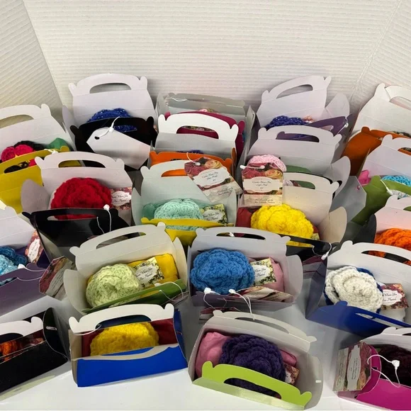 Handmade Crochet Flower Pins New comes with gift box - Picture 8 of 11